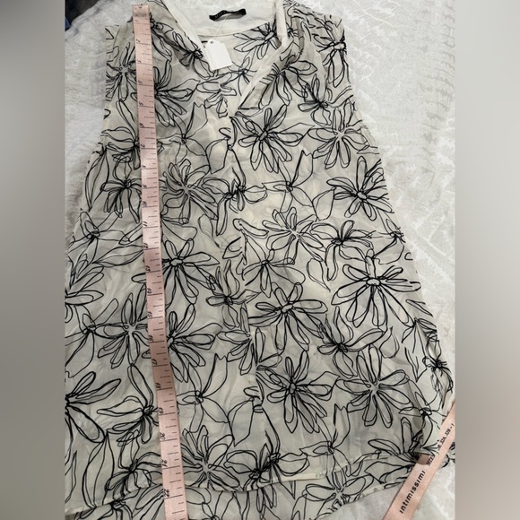 Motf silk Floral abstract Print Sleeveless Top Black and White - Picture 6 of 7
